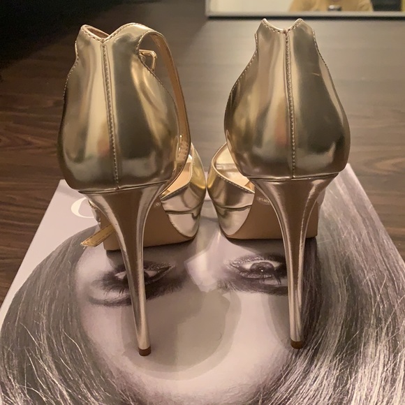 Gold DSW shoes - Picture 3 of 4